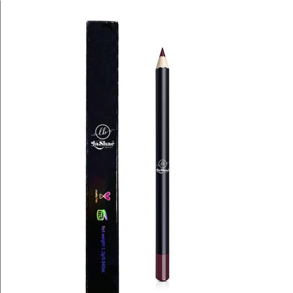 💞LaShaé Beauty “Mahogany” Lip Liner” 💞